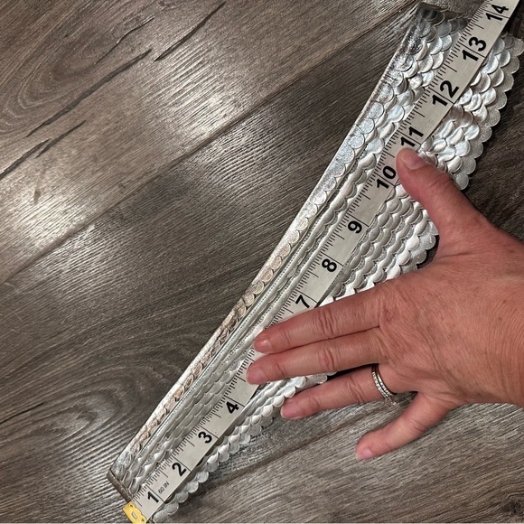 Vintage Charles Jourdan Belt Women's Silver Tone Metallic Leather Made France M - Picture 10 of 10